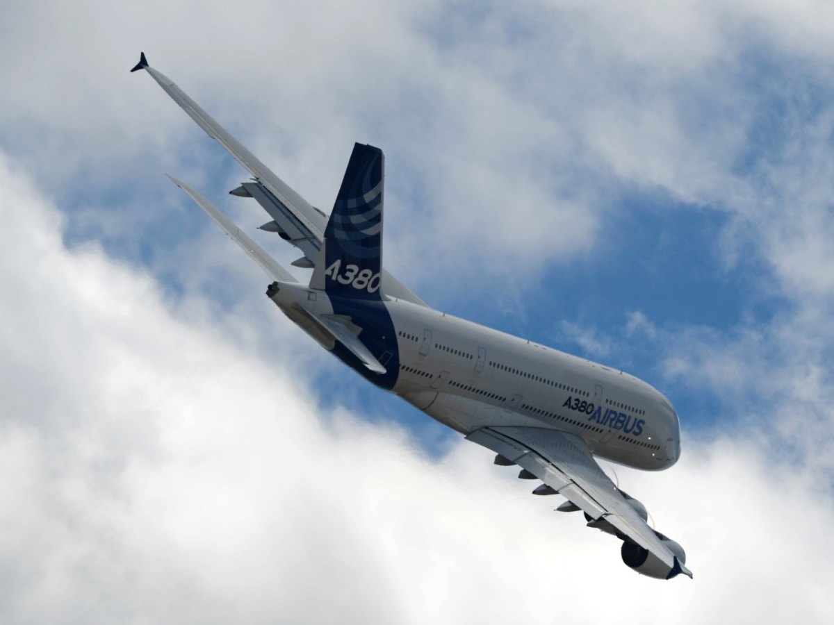 Ein Airbus A380 in der Luft