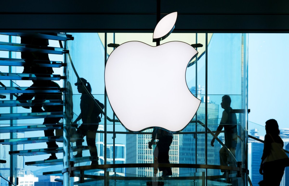 Apple Logo an einer Glasfassade