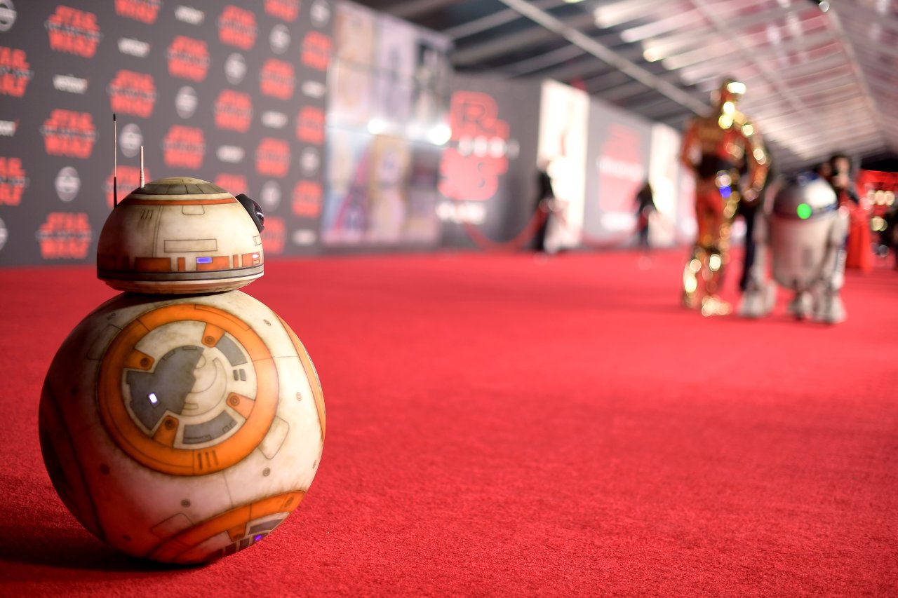 Zu anderen Robotern kann BB-8 aus "Star Wars" nur aufschauen. Neben Mantis würde er winzig aussehen.