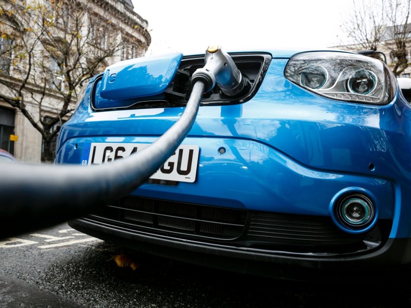 Elektroauto an der Ladestation