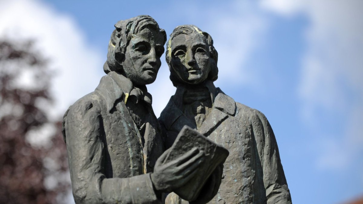 Das Denkmal der Brüder Grimm in Kassel (Hessen)