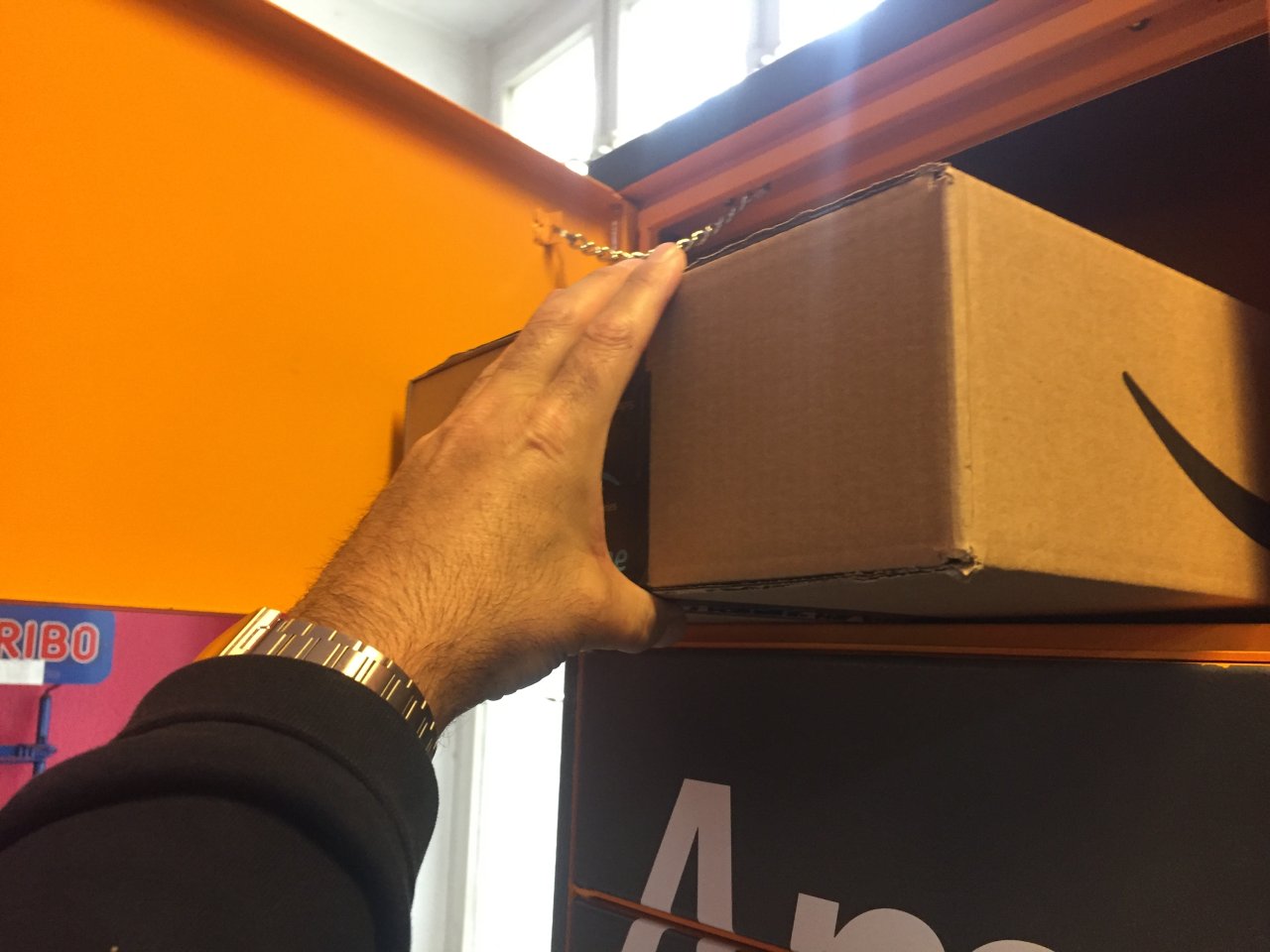 Auch Amazon selbst betreibt Packstationen, die Amazon Locker.