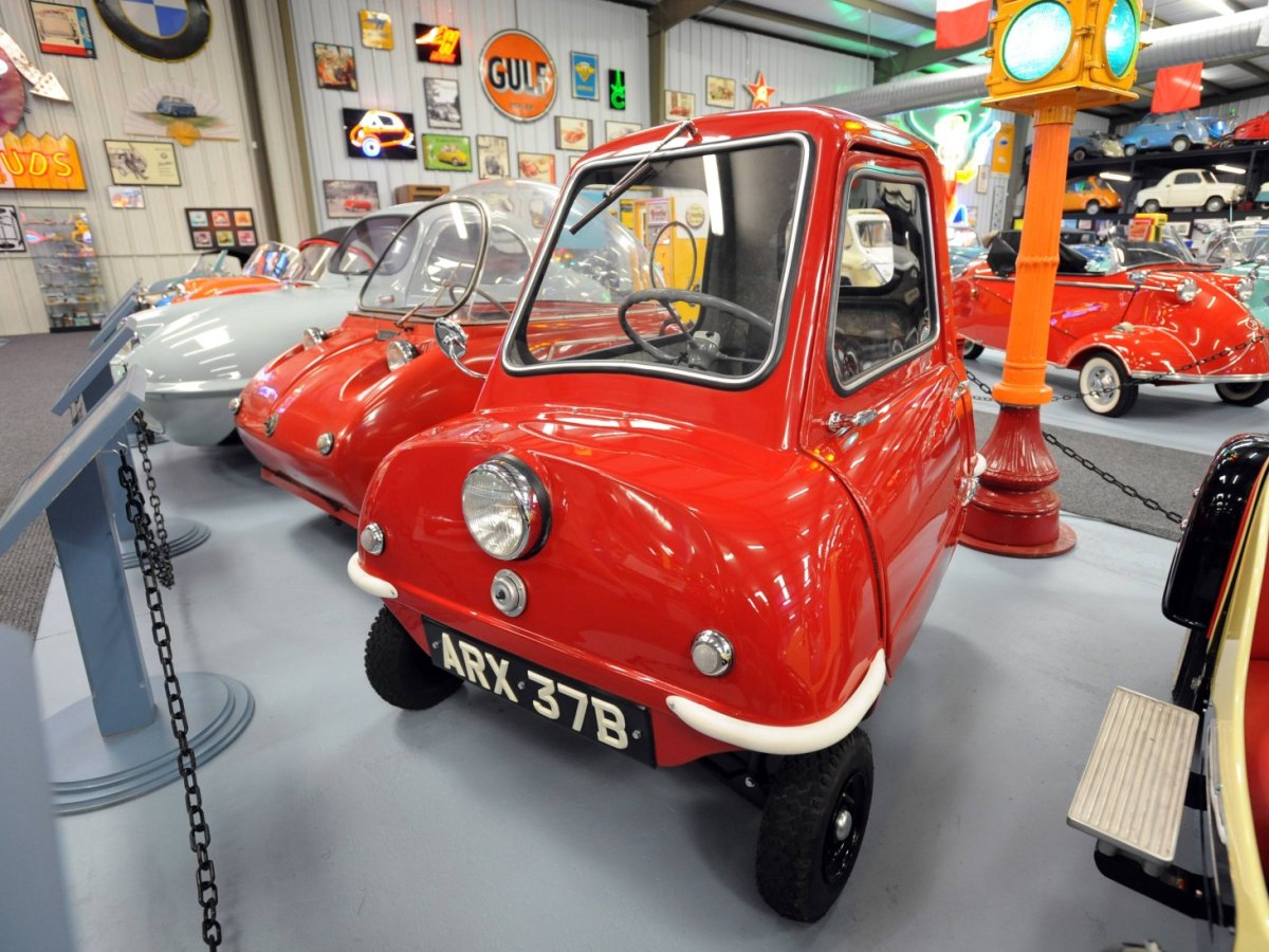 Ein roter Peel P50