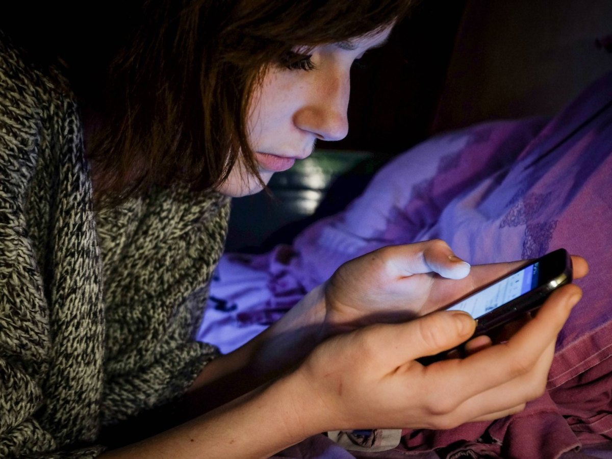 Frau mit Smartphone