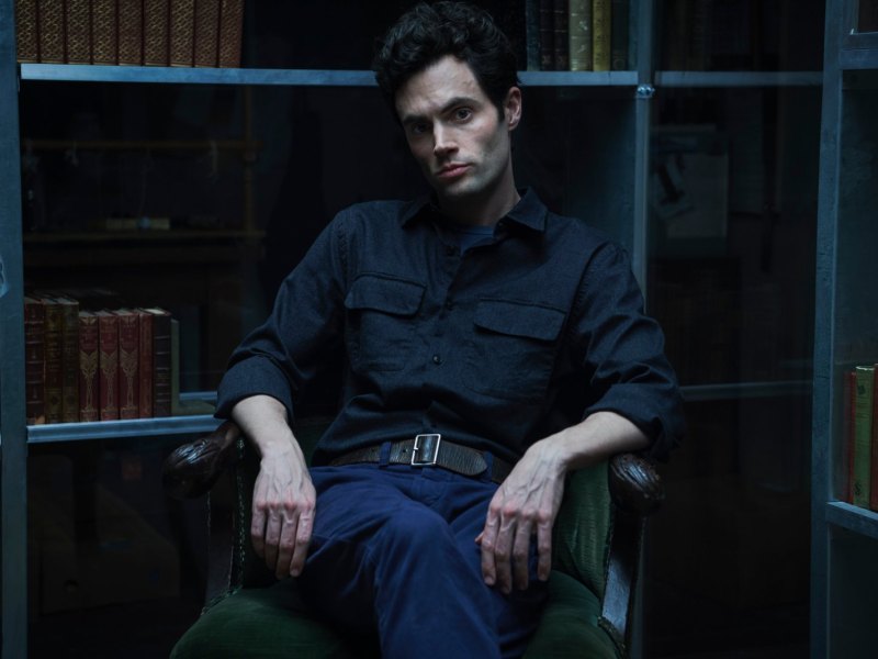 Joe Goldberg (Penn Badgley) in "You".