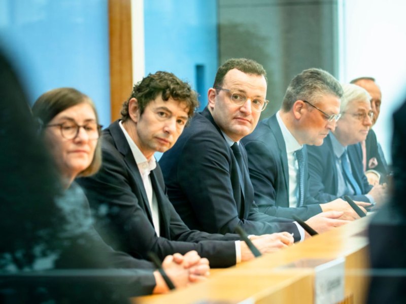 Christian Drosten und Jens Spahn bei der Bundespressekonferenz