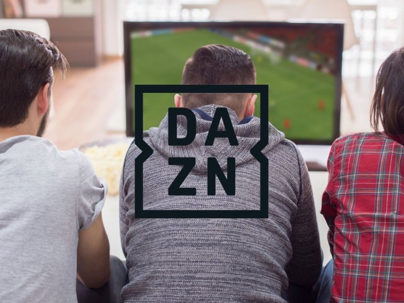 DAZN-Zuschauer beim Fußball schauen