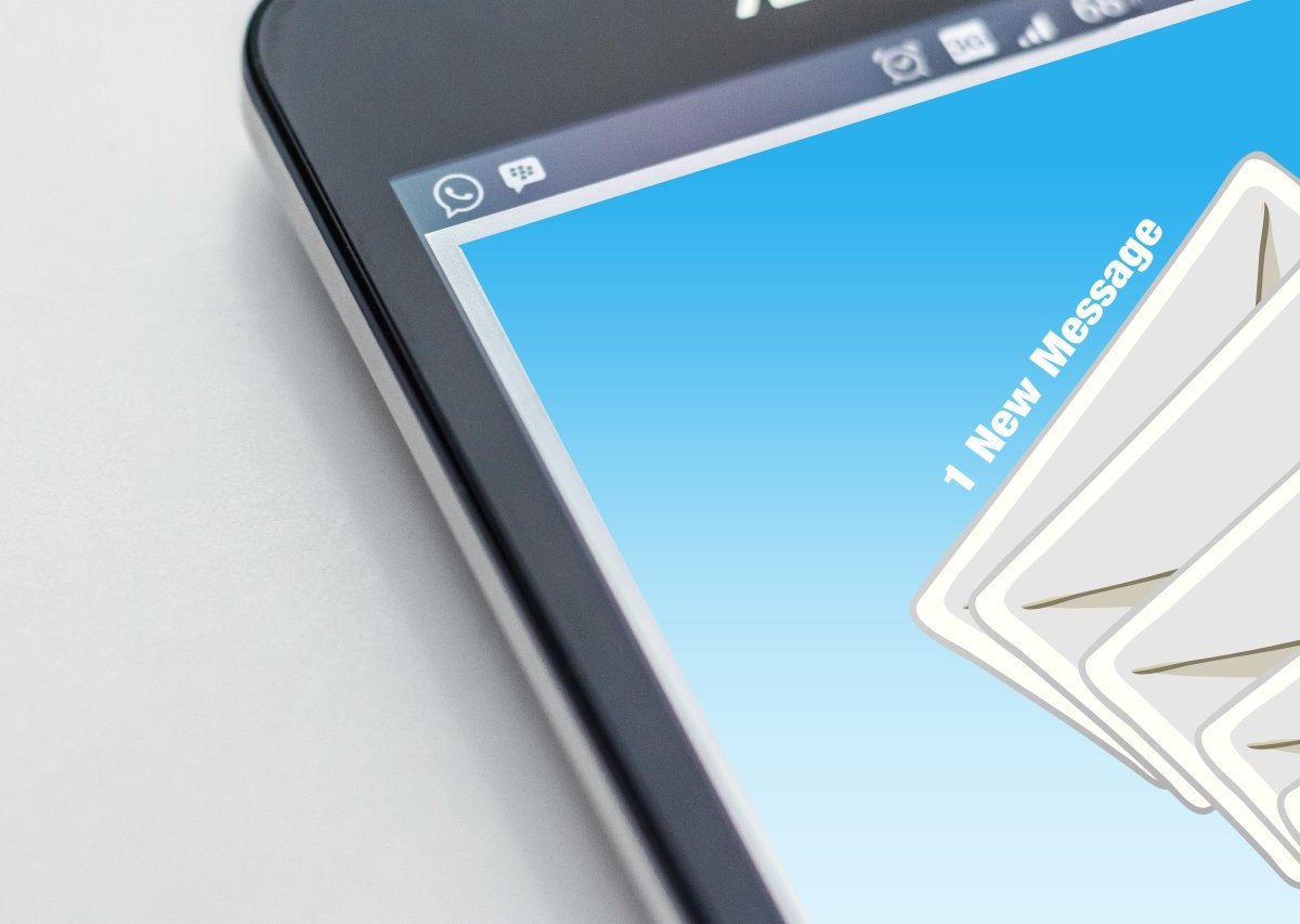 Email-Symbole auf Smartphone