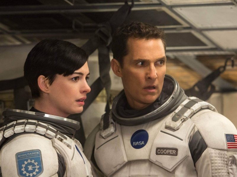 Anne Hathaway und  Matthew McConaughey in Interstellar.