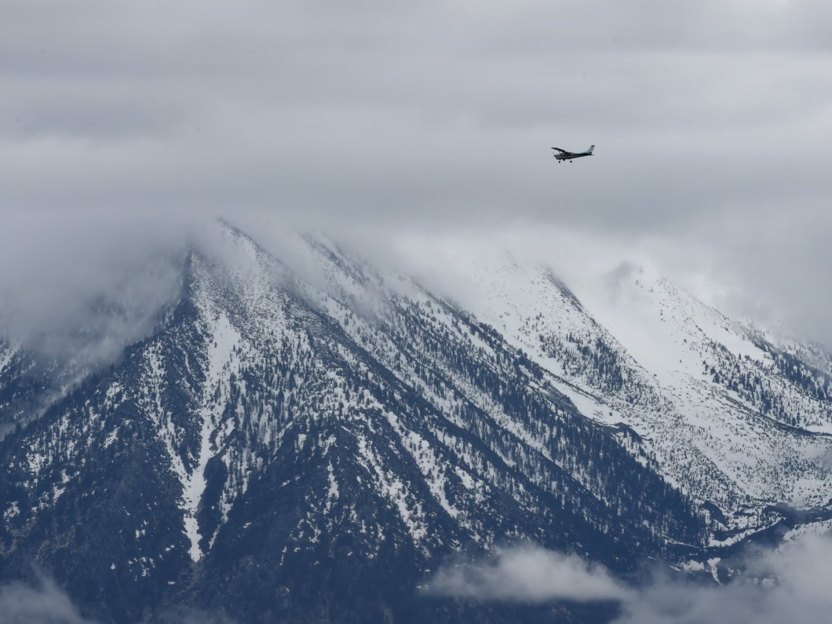 Flugzeug über Sierra Nevada