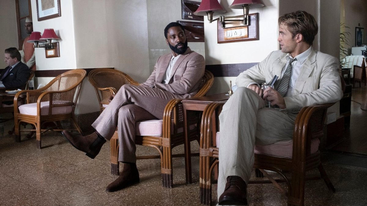 Szenenbild aus Tenet mit Robert Pattinson und John David Washington.