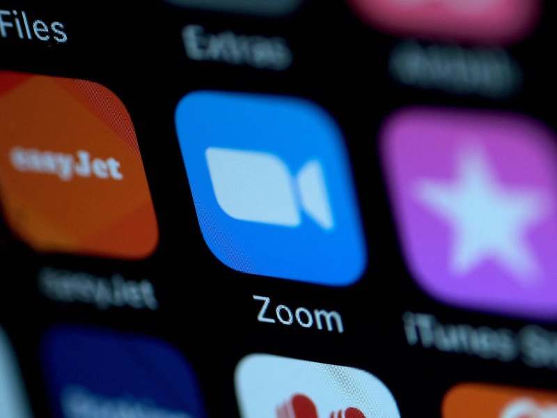 Zoom-App auf Handy-Display