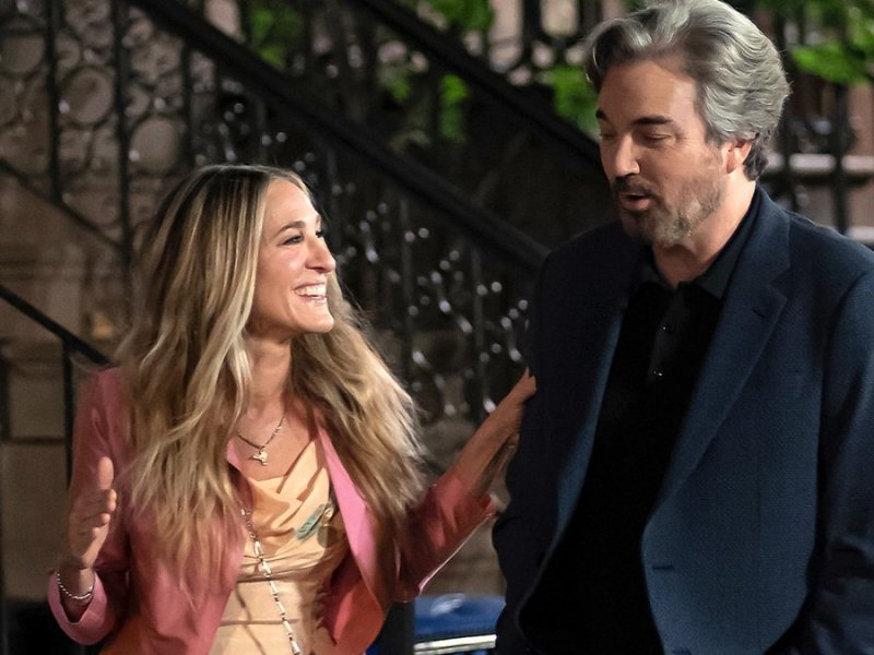 Sarah Jessica Parker und Jon Tenney am Set von "And Just Like That...". © getty/RCF/MEGA/GC Images