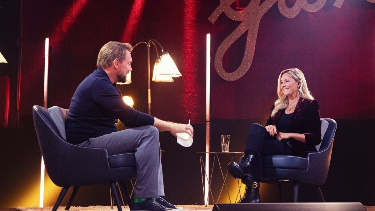 Steven Gätjen (l.) sprach mit Helene Fischer über Privates und Berufliches.. © SAT.1/ Sandra Ludewig