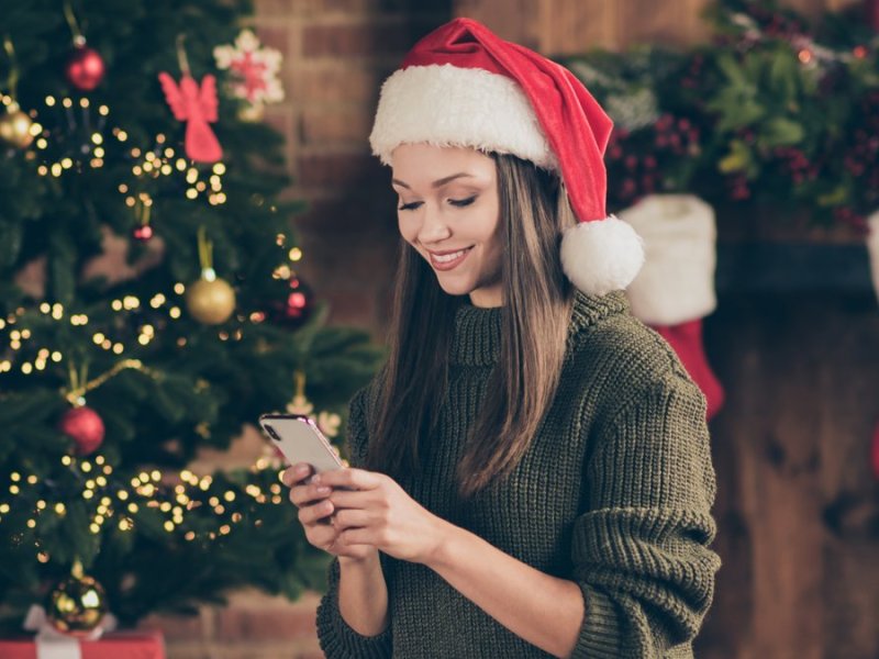 So landen die richtigen Geschenke aus der Welt der Technik unterm Weihnachtsbaum.. © Roman Samborskyi/Shutterstock.com