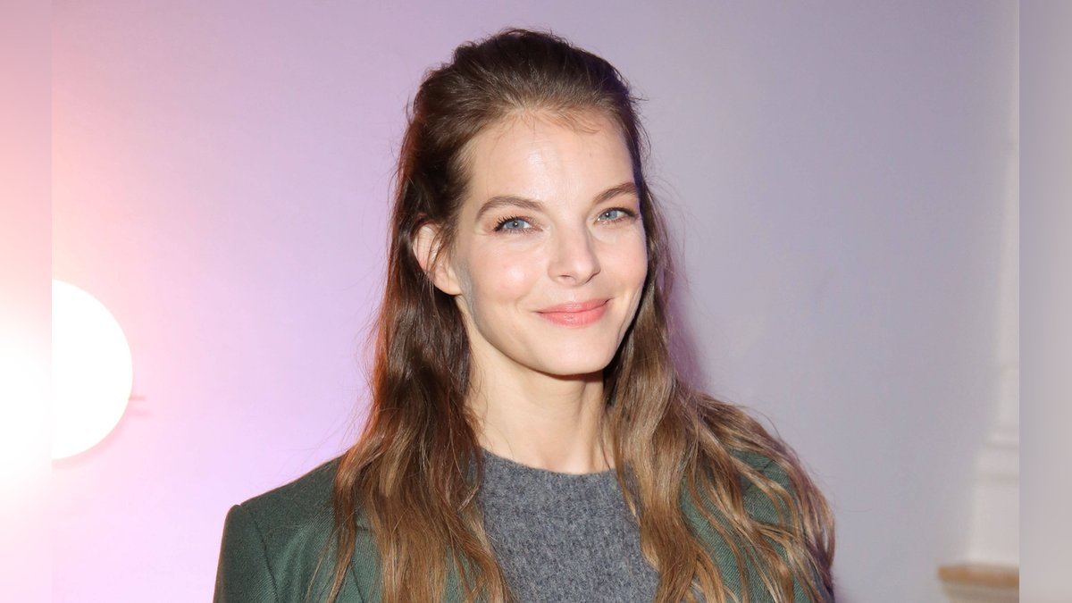 Yvonne Catterfeld rät mit.. © imago images/Tinkeres