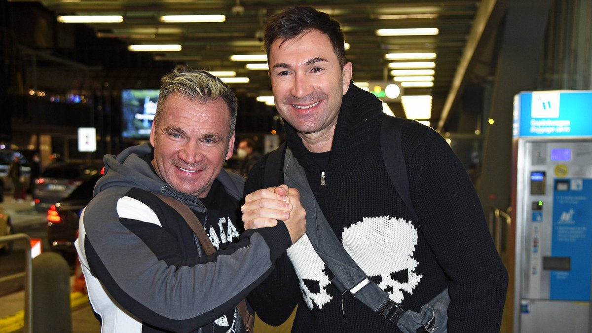 Lucas Cordalis (r.) mit Begleiter Peter Klein am Flughafen in Frankfurt am Main.. © imago images/Gartner