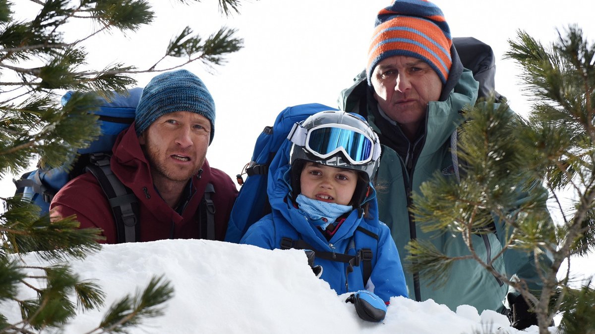 "Der Bergdoktor: Kalte Stille": Flora (Yuna Bennett) bringt Dr. Martin Gruber (Hans Sigl