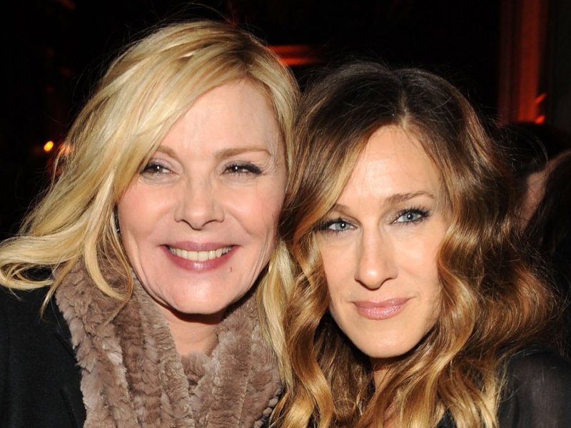 Kim Cattrall und Sarah Jessica Parker bei einem Auftritt in New York.. © Bryan Bedder/Getty Images