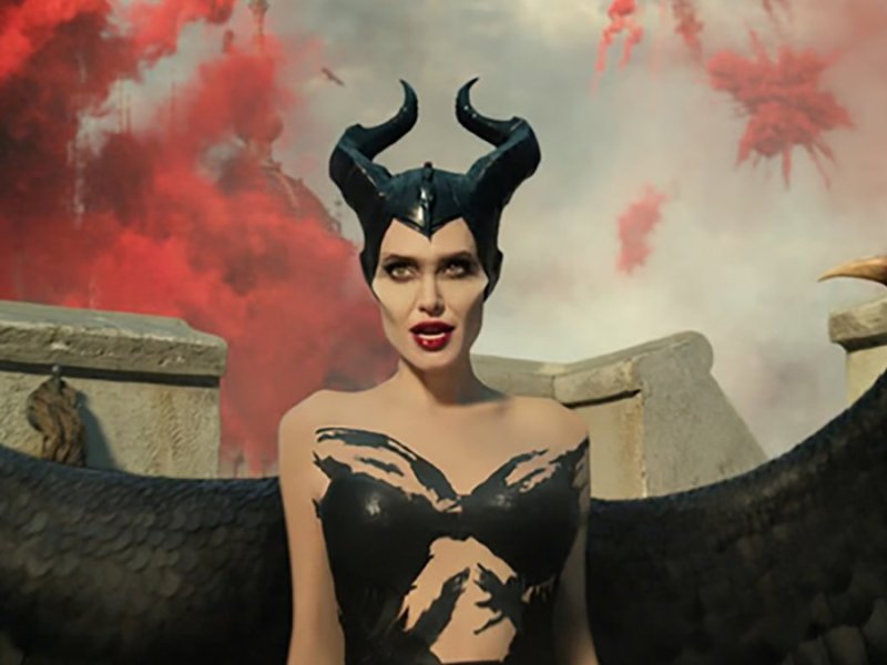 "Maleficent: Mächte der Finsternis": Maleficent (Angelina Jolie) traut dem Frieden zwischen Menschen und Feen nicht.. © 2019 Disney Enterprises Inc.