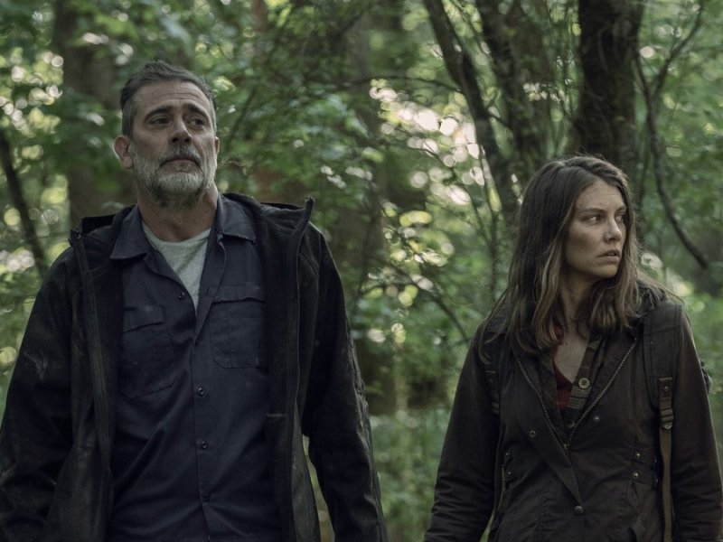 Maggie (Lauren Cohan) und Negan (Jeffrey Dean Morgan) reisen nächstes Jahr auf die "Isle Of The Dead".. © © 2021 AMC Film Holdings LLC./Josh Stringer