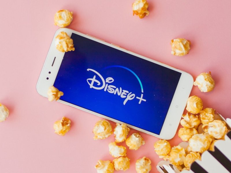 Ab 2023 soll es wohl auch in Deutschland ein günstigeres Abo bei Disney+ geben.. © Trismegist san/Shutterstock.com