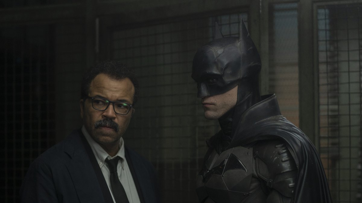 Eine Szene aus "The Batman". Robert Pattinson (re.) als Titelheld an der Seite von Commissioner James "Jim" Gordon (Jeffrey Wright).. © © 2020 Warner Bros. Entertainment Inc. All Rights Reserved.