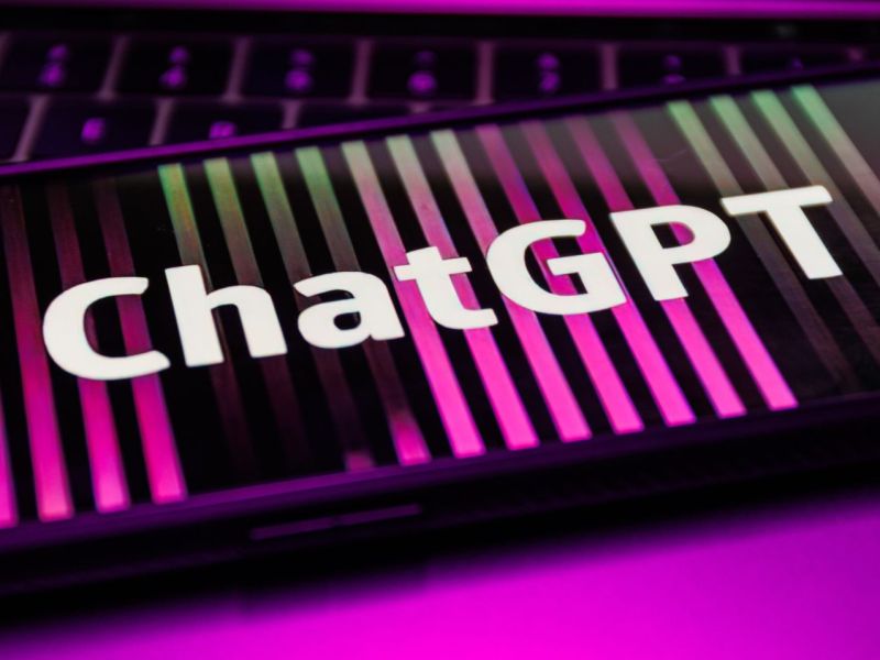 ChatGPT logo auf dem Handy