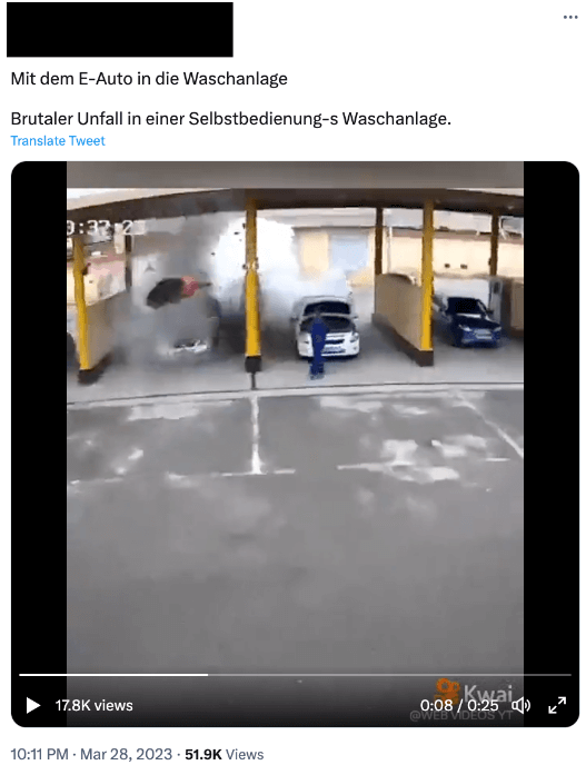 Autos an einer Tankstelle