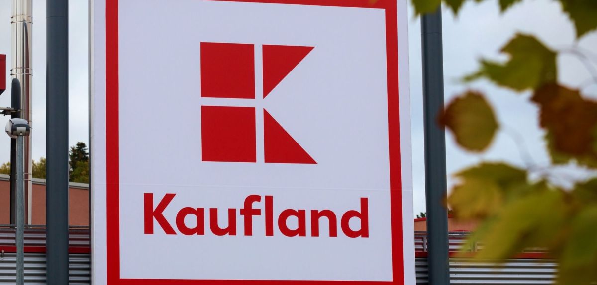 Kaufland Logo an einem Gebäude