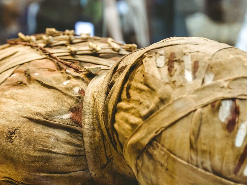 Eine alte ägyptische Mumie.