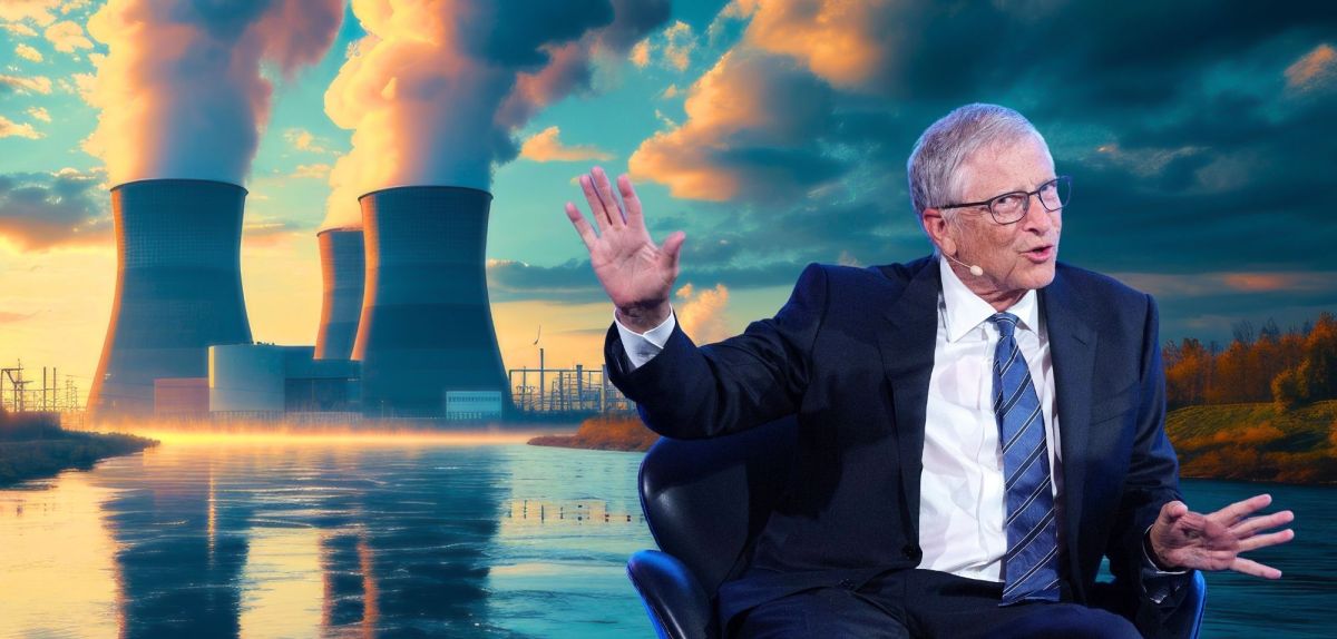 Bill Gates vor einem Atomkraftwerk