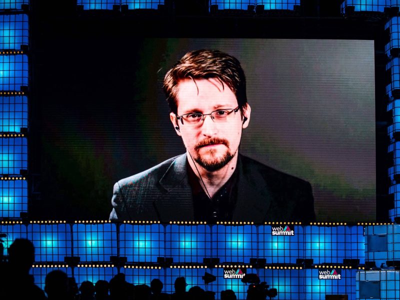 Edward Snowden auf großem Bildschirm beim Web Summit