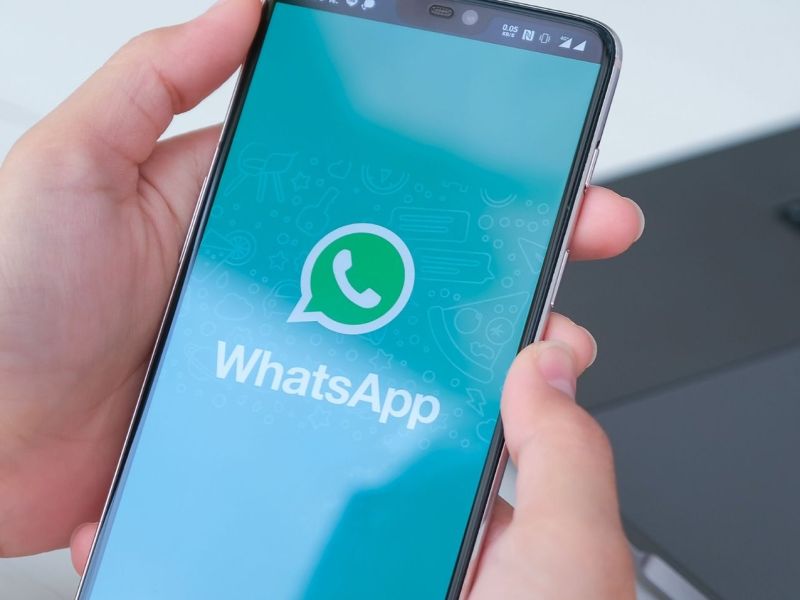 WhatsApp-Logo auf Smartphone