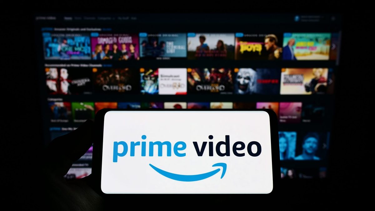 Amazon Prime Video-Logo auf einem Smartphone-Display.