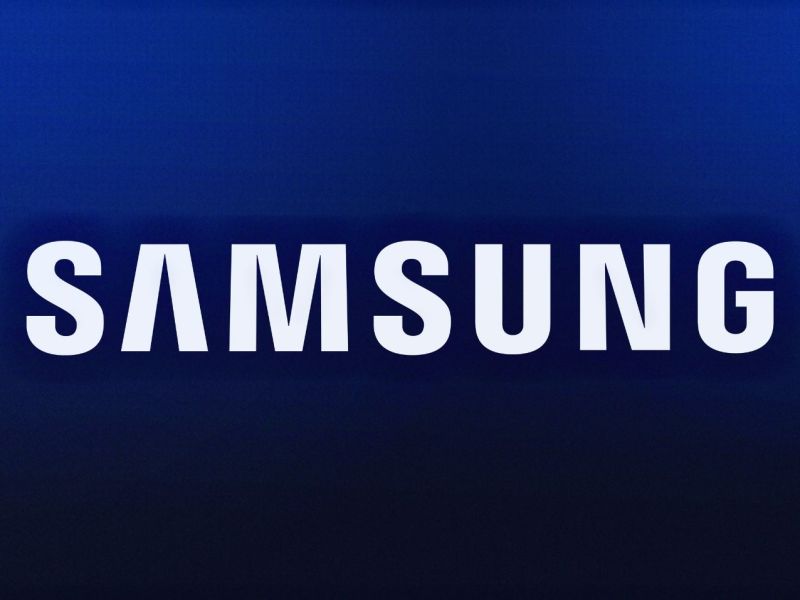 Samsung-Fernseher mit Logo auf dem Bildschirm