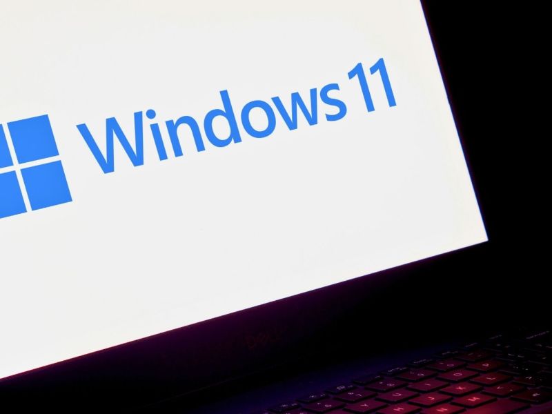 Windows 11-Logo auf Laptop