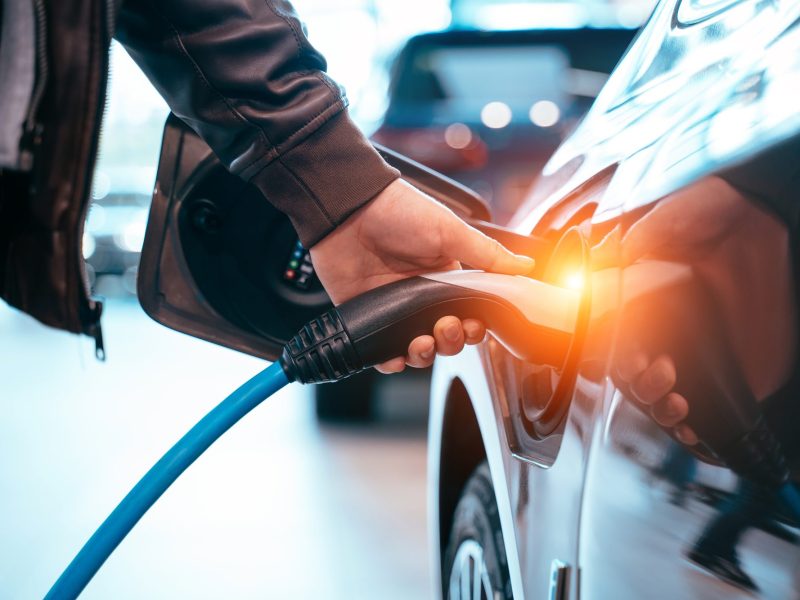 Elektroauto beim Laden.