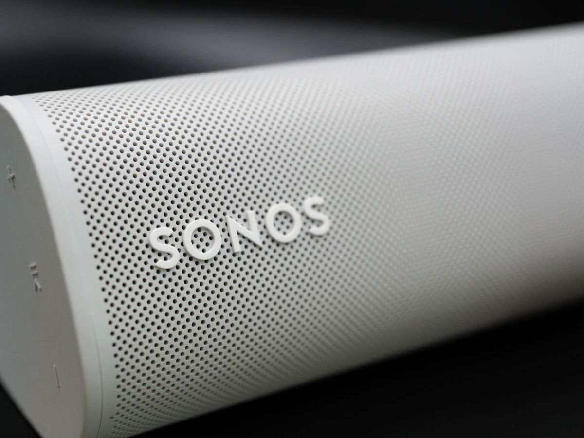 Sonos Roam 2 in Weiß.