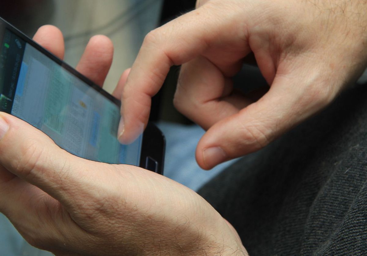 Text-Benachrichtigung auf dem Handy.